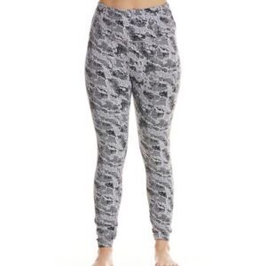 Spyder Active Camo Pixeled Tech Core Fleece Legging
Size XL